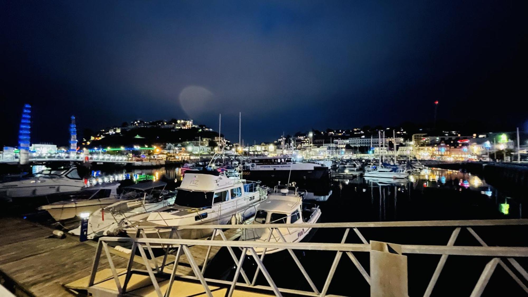 Harbour Breeze - Contemporary Waterside Bolthole On Torquay'S Iconic Marinaアパートメント エクステリア 写真